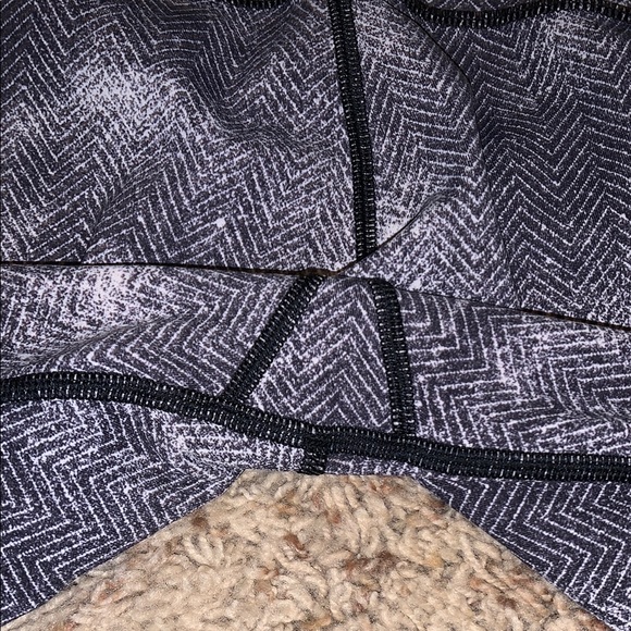 lululemon athletica Gray Patterned Leggings - Picture 6 of 8